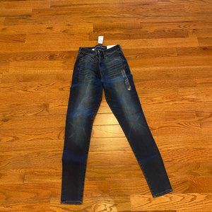 American Eagle Super High Rise Skinny Jeans size 8 LONG